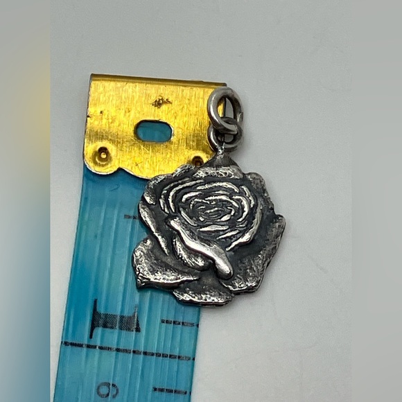Vtg Sterling Silver ‘ The Butchart Gardens ‘ Floral Flower Rose Charm | .7” - Picture 4 of 6